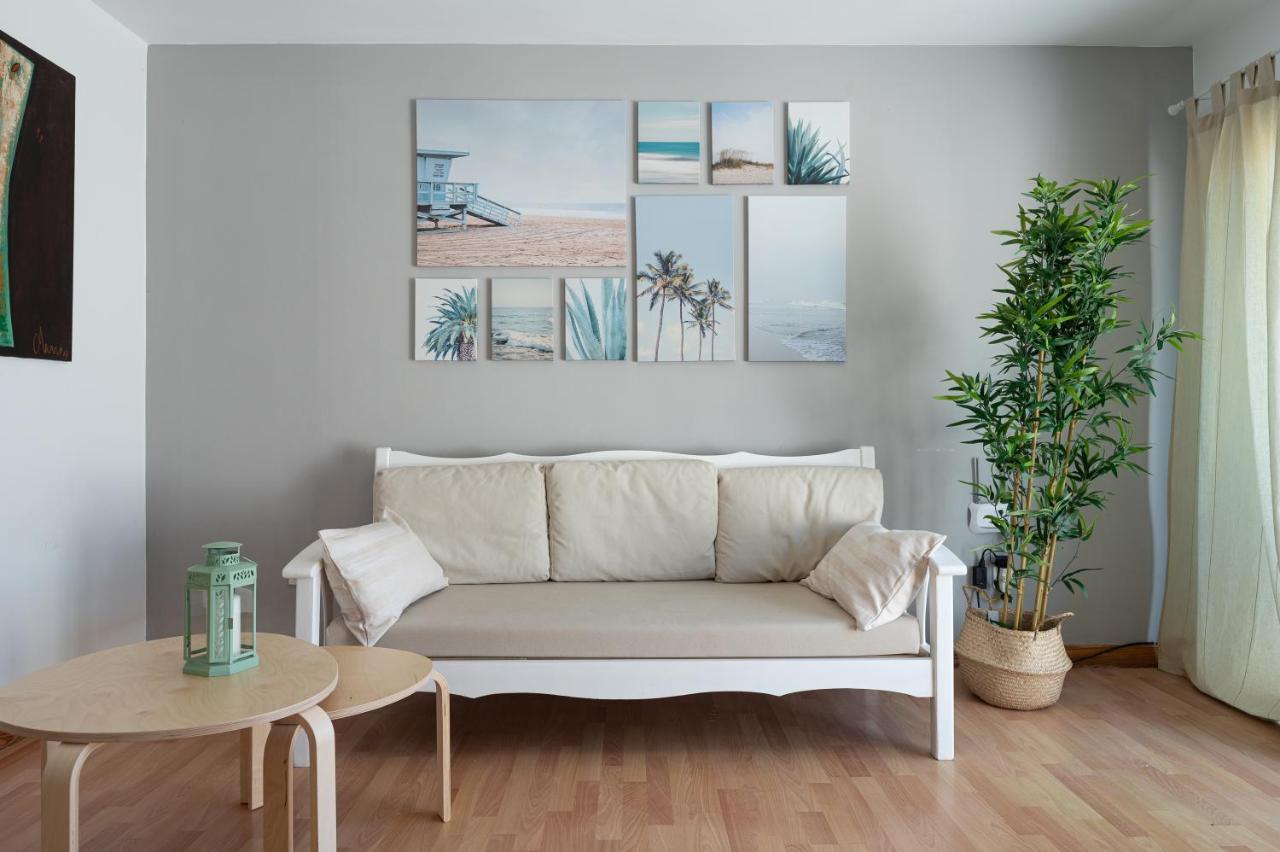 קורלחו Homeforguest Apartment With Pool And Terrace 1 Min From The Beach מראה חיצוני תמונה