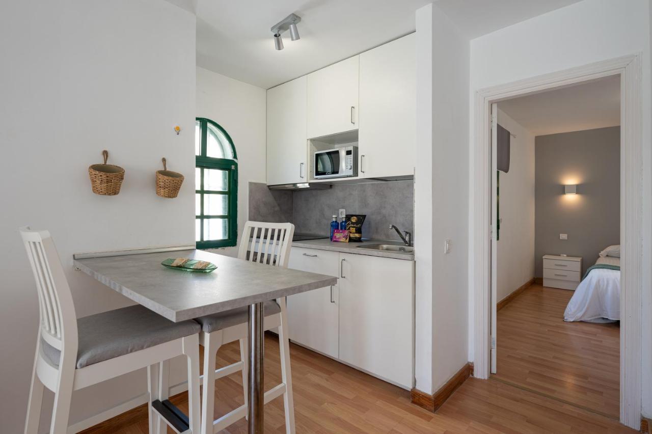 קורלחו Homeforguest Apartment With Pool And Terrace 1 Min From The Beach מראה חיצוני תמונה