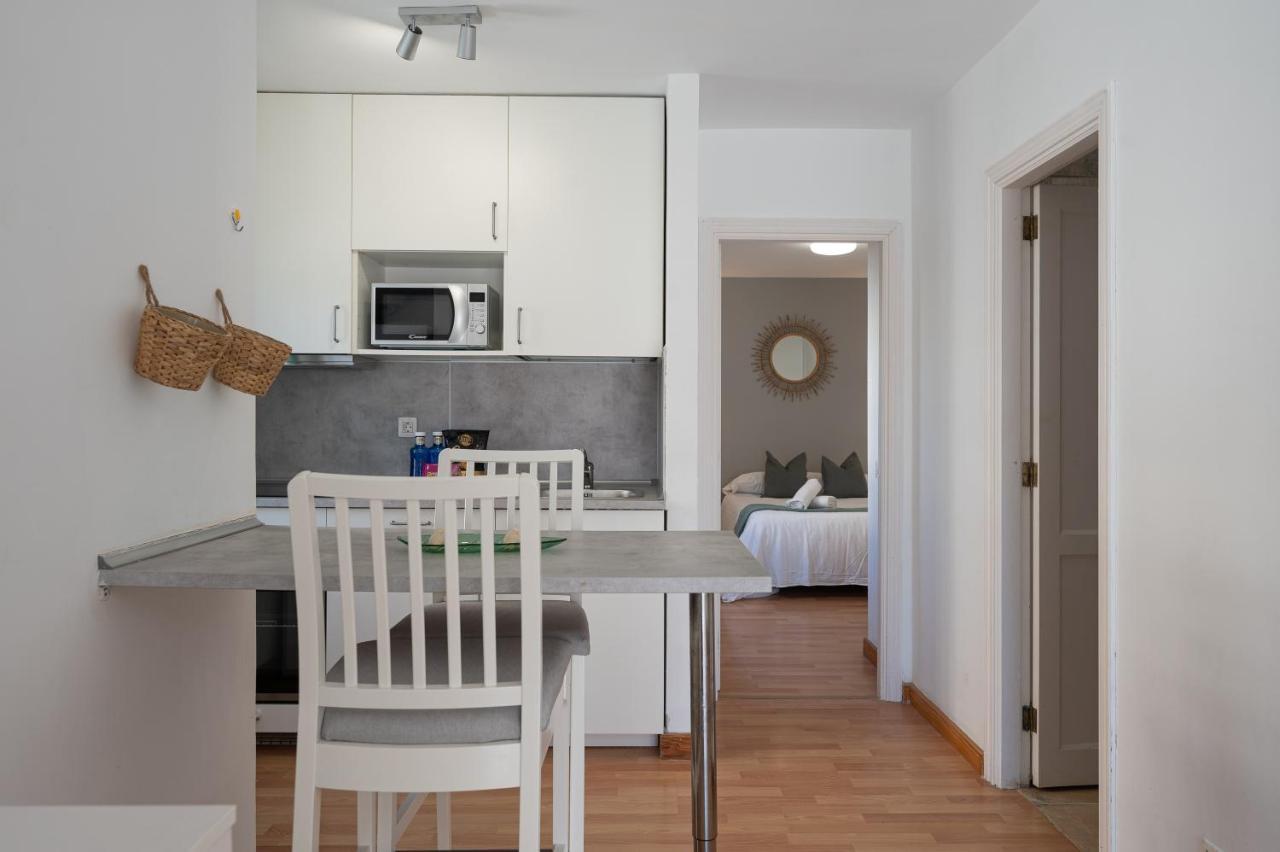 קורלחו Homeforguest Apartment With Pool And Terrace 1 Min From The Beach מראה חיצוני תמונה