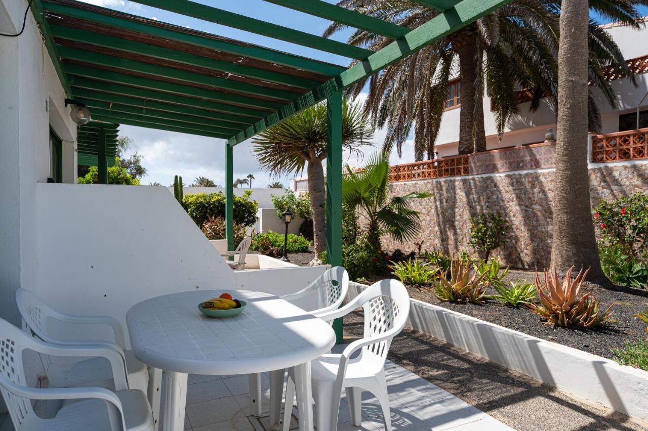 קורלחו Homeforguest Apartment With Pool And Terrace 1 Min From The Beach מראה חיצוני תמונה