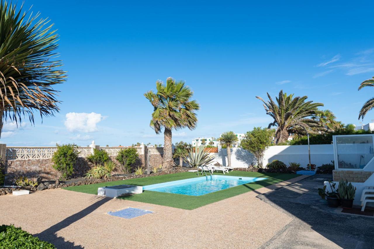 קורלחו Homeforguest Apartment With Pool And Terrace 1 Min From The Beach מראה חיצוני תמונה